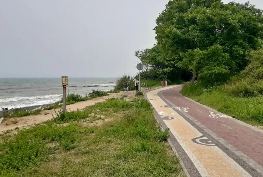 Ile kilometrów z Kołobrzegu do Ustronia Morskiego? Sprawdź teraz!