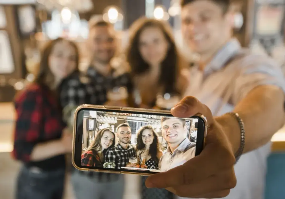 Jak zrobić selfie całej sylwetki: 10 trików na idealne zdjęcie