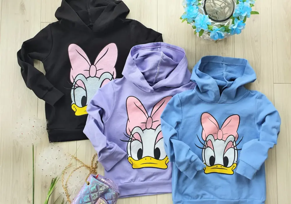 Niebieska bluza dla dziewczynki – wygodne i stylowe opcje na każdą okazję