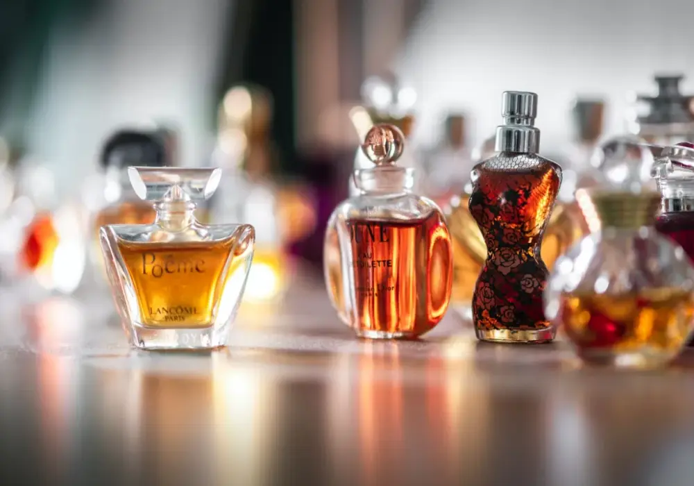Jak psikać się perfumami, aby zapach utrzymywał się dłużej