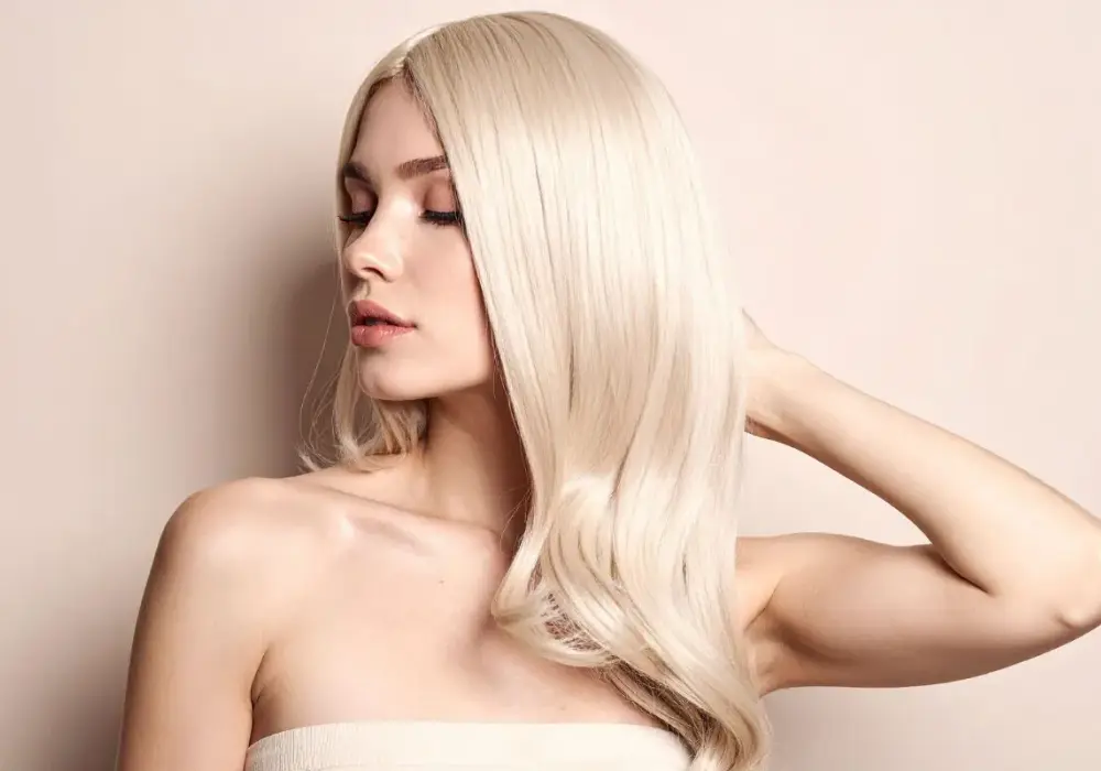 Platynowy blond - komu pasuje i jak dbać o kolor?