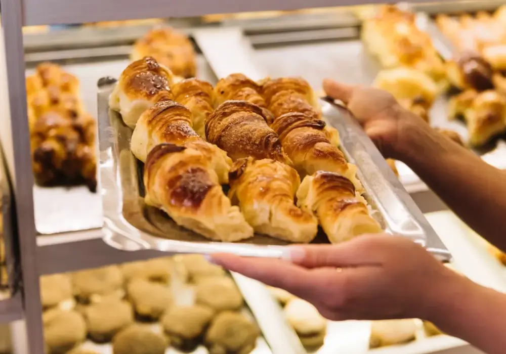 Croissant z Biedronki: Kalorie i wartości odżywcze. Sprawdź!