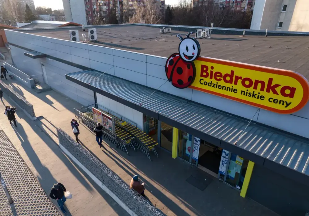 Czy w Krynicy Morskiej jest Biedronka? Sprawdź lokalizację i godziny otwarcia