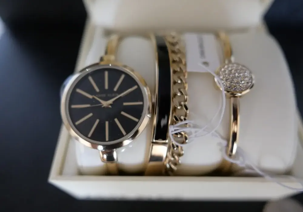 Zegarek damski Anne Klein Swarovski Crystal – elegancja i styl w jednym