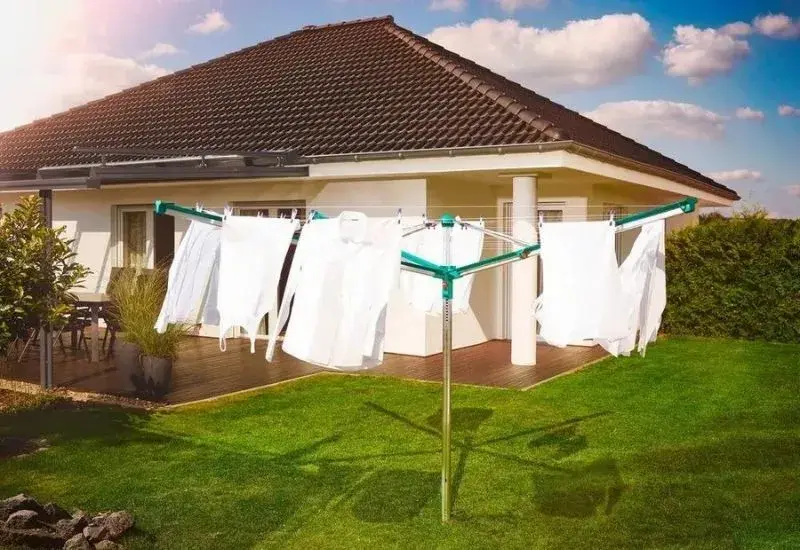 Jak zamontować suszarkę ogrodową, aby uniknąć problemów z stabilnością?