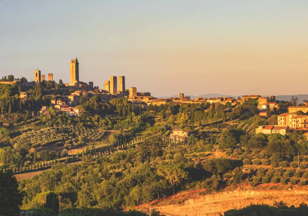 Gdzie zjeść w San Gimignano? Odkryj najlepsze lokale i smaki