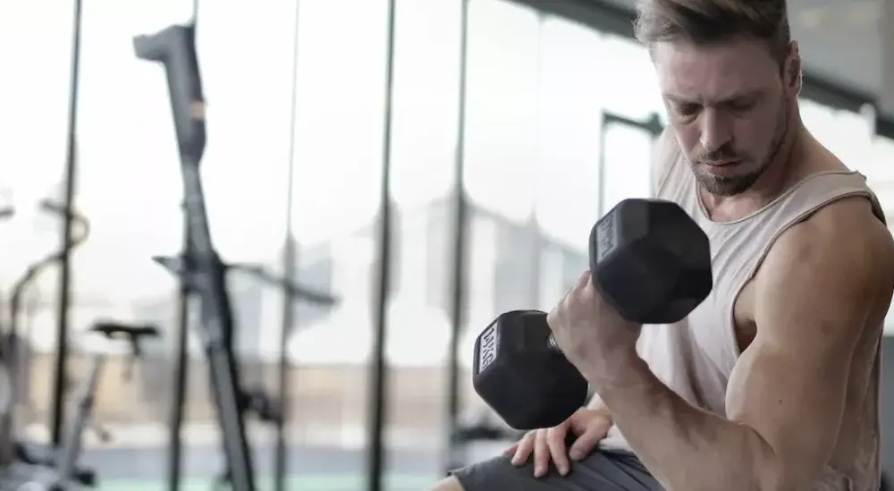 Ile razy w tygodniu ćwiczyć biceps, aby uniknąć przetrenowania?