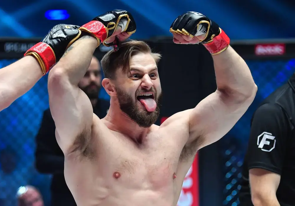 Amadeusz Ferrari - Fenomen Freak Fightów i Internetu