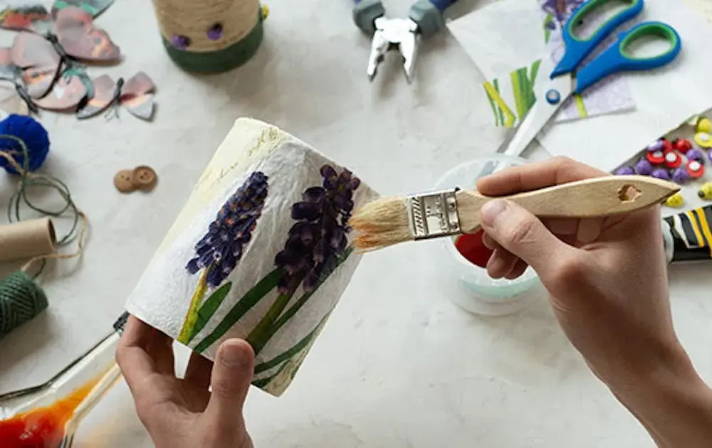 Zajęcia z decoupage: poznaj technikę i twórz piękne ozdoby