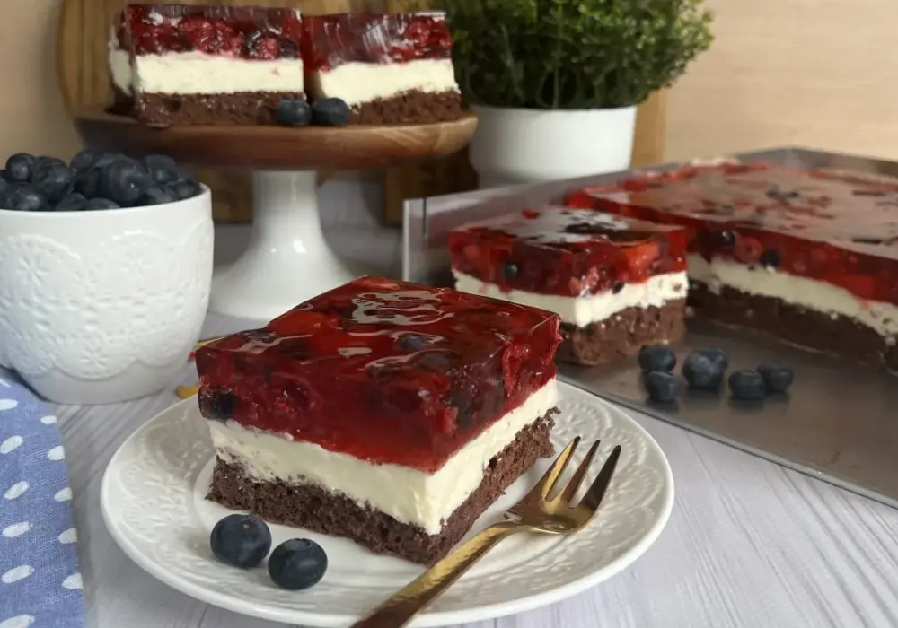 Biszkopt z galaretką bez kremu - Idealny przepis, bez wpadek!