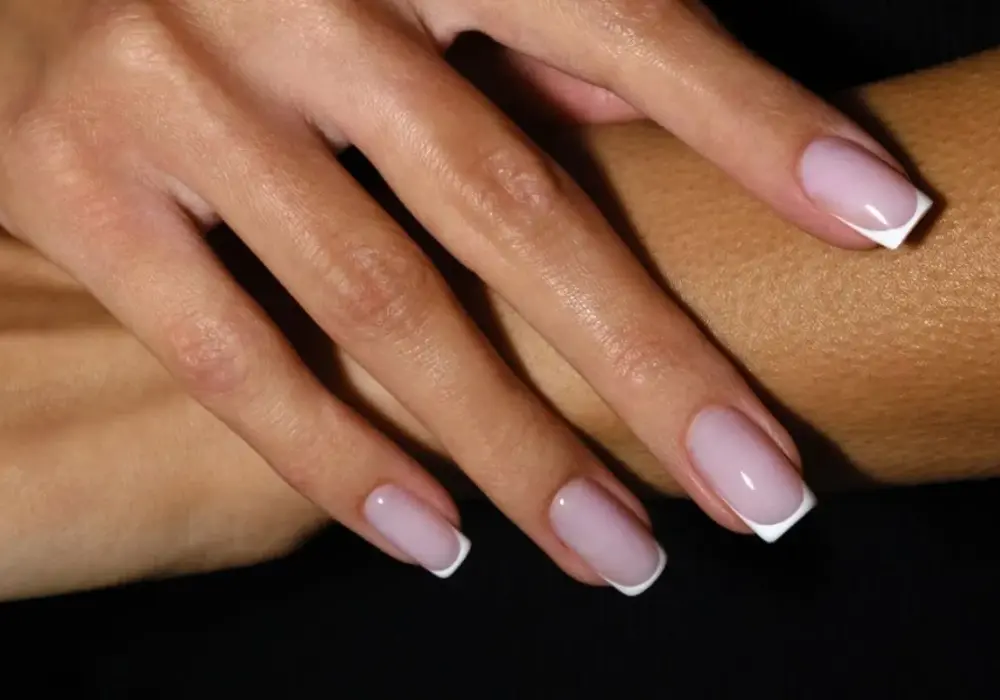 Letni french - idealny manicure? Jak go zrobić i nosić