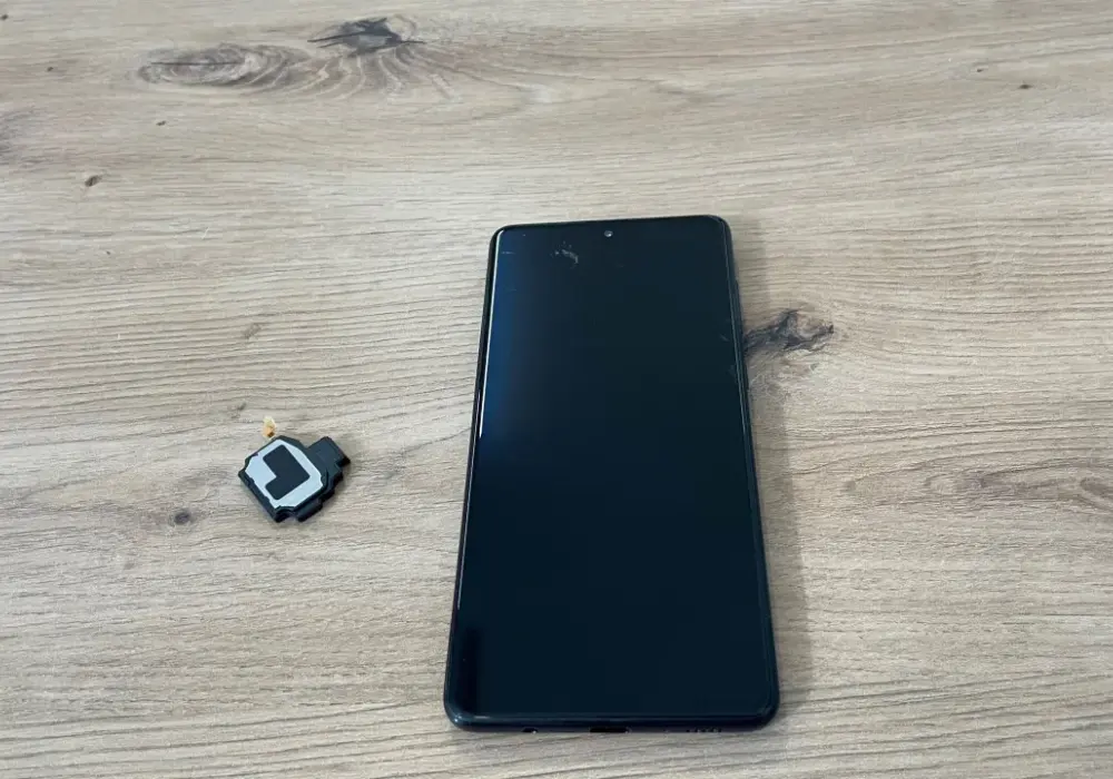 Czyszczenie mikrofonu w telefonie - Jak przywrócić czysty dźwięk?