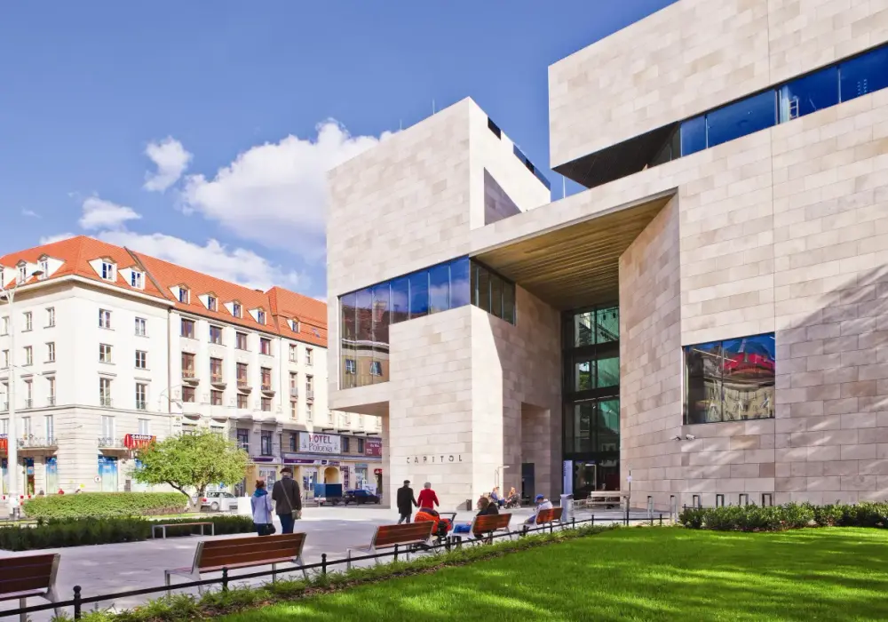 Kasa Teatru Capitol: Godziny, adresy, kontakt Warszawa i Wrocław