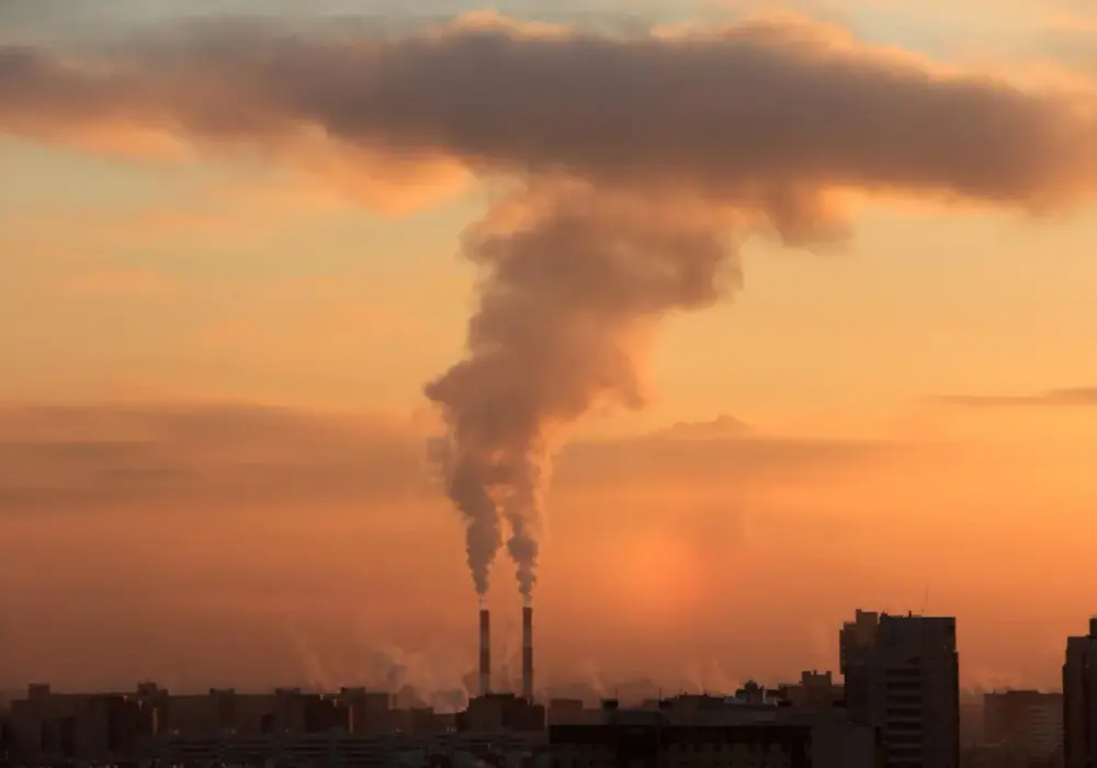 Jak powstaje smog i jakie są jego najgroźniejsze przyczyny?
