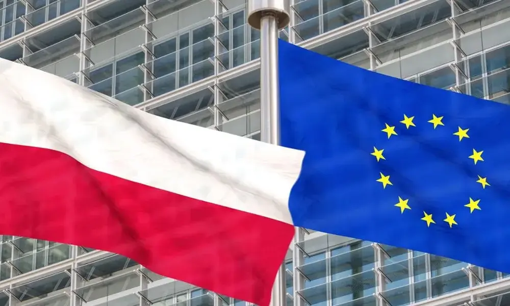 W którym roku weszliśmy do Unii Europejskiej? Poznaj ważne fakty