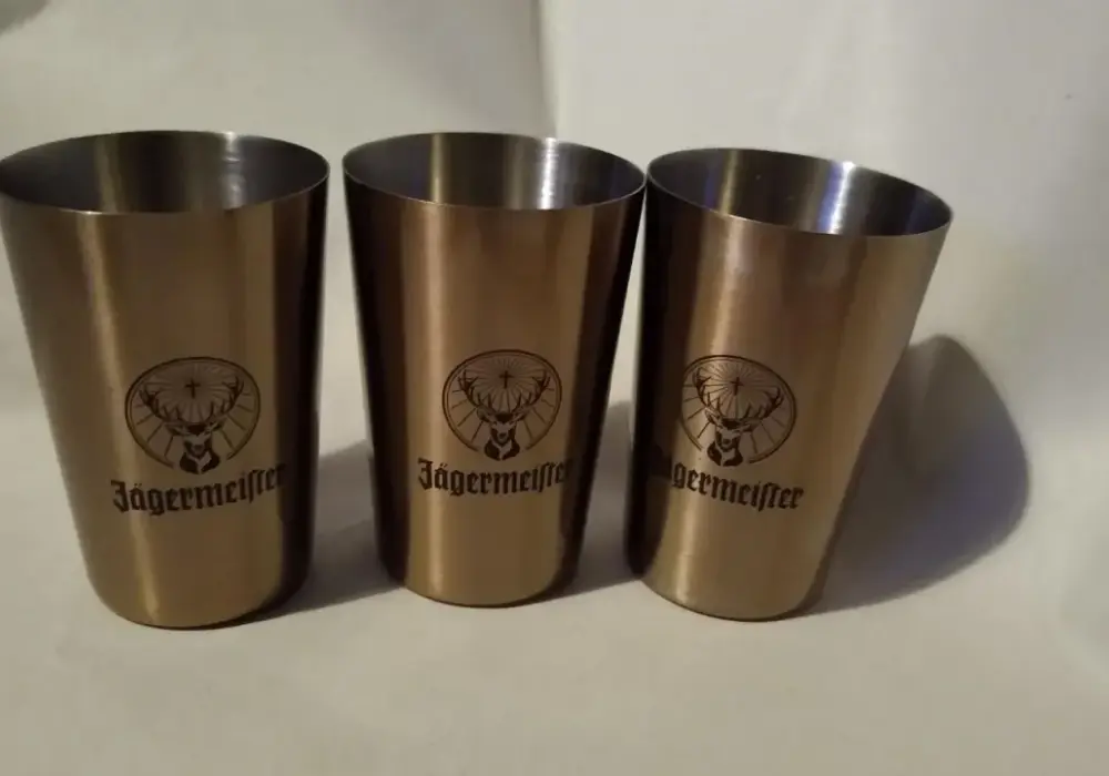 Wódka z jeleniem? To Jägermeister! Jak pić, cena, przepisy