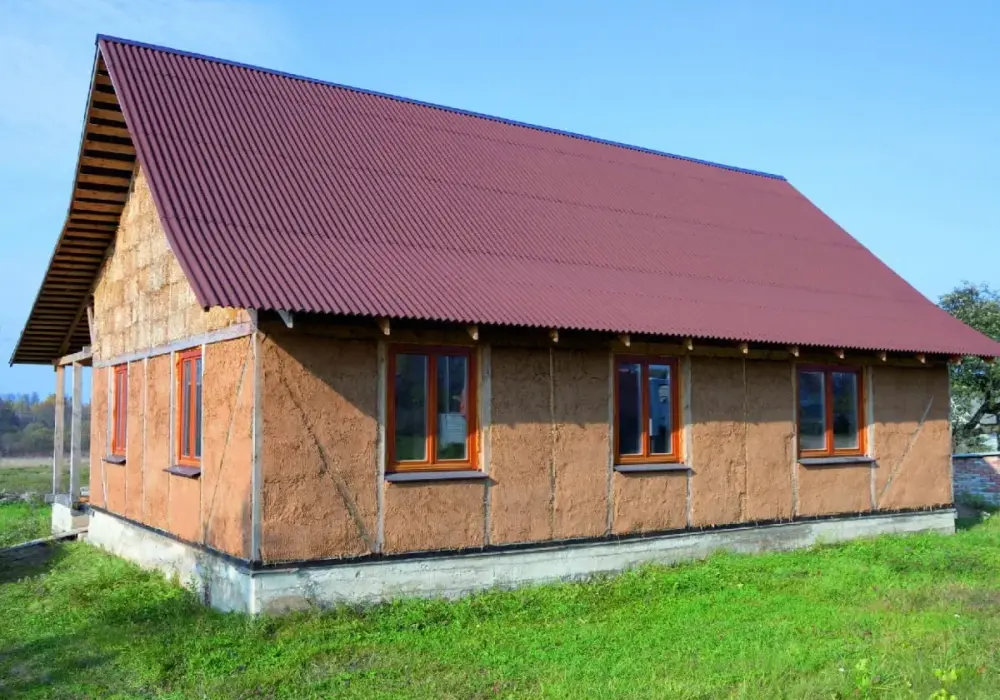 Firmy budujące domy z gliny i słomy: ekologiczne budownictwo