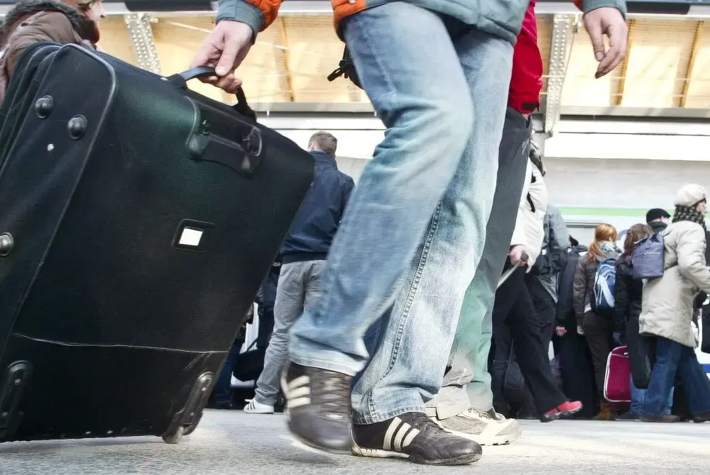 Jaki bagaż można zabrać do pociągu intercity? Zasady i limity
