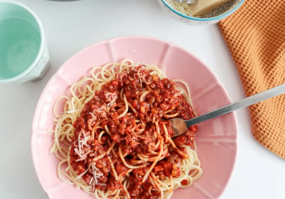 Wegańskie spaghetti bolognese - pyszny sposób na zdrowy obiad