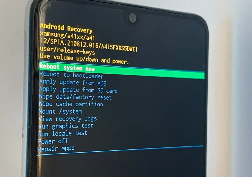 Reset telefonu - Kiedy warto i jak to zrobić bezpiecznie?