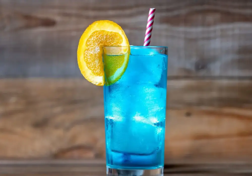 Blue Lagoon - Jak zrobić idealny drink w domu?