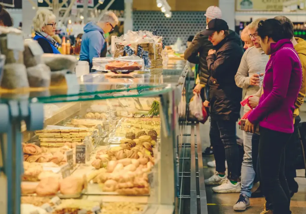 Gdzie zjeść w Rydze? Odkryj najlepsze miejsca na pyszne jedzenie