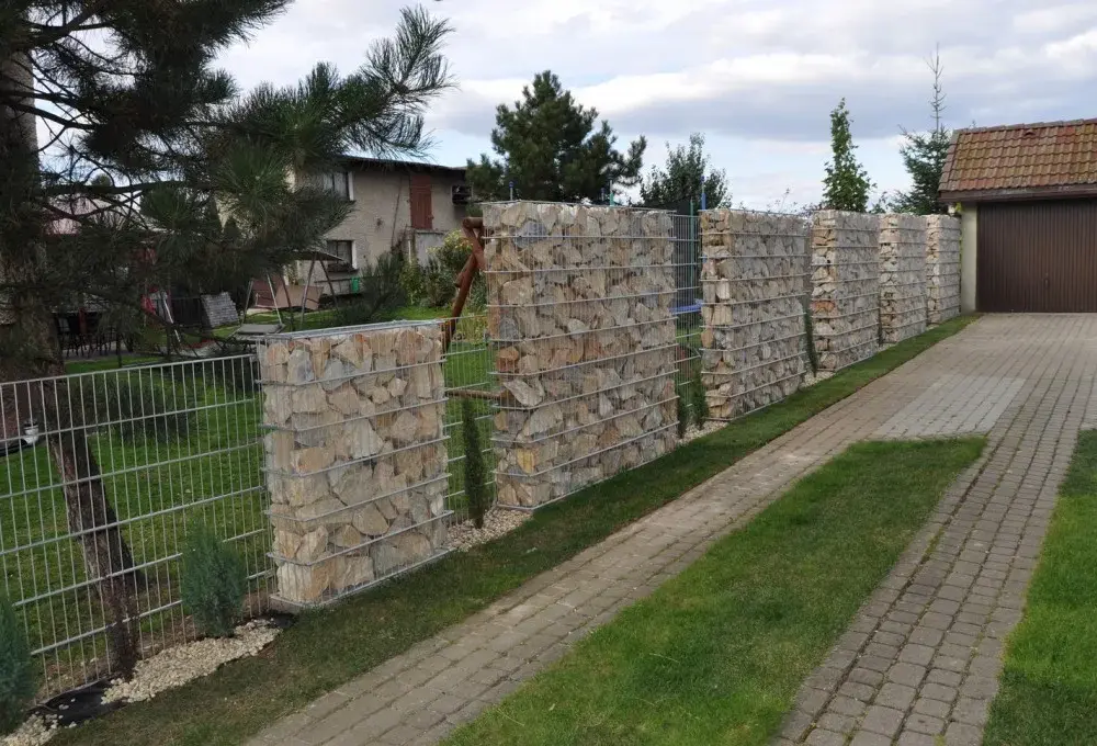 Jakie ogrodzenie wybrać 120 czy 150 cm dla lepszej prywatności i bezpieczeństwa?