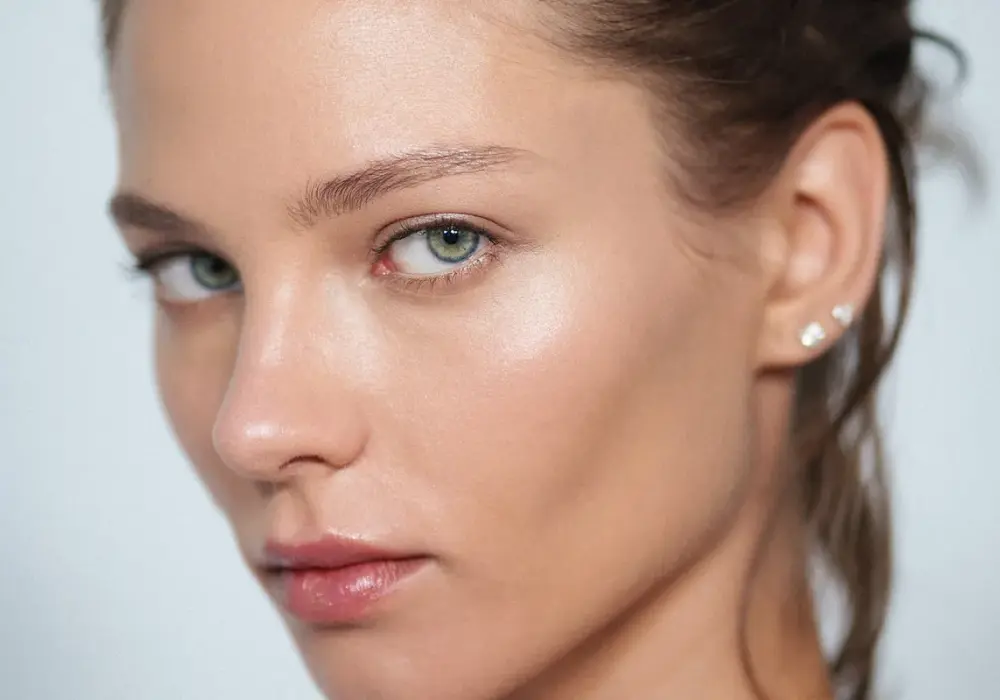 Glass Skin - jak osiągnąć efekt szklistej cery?