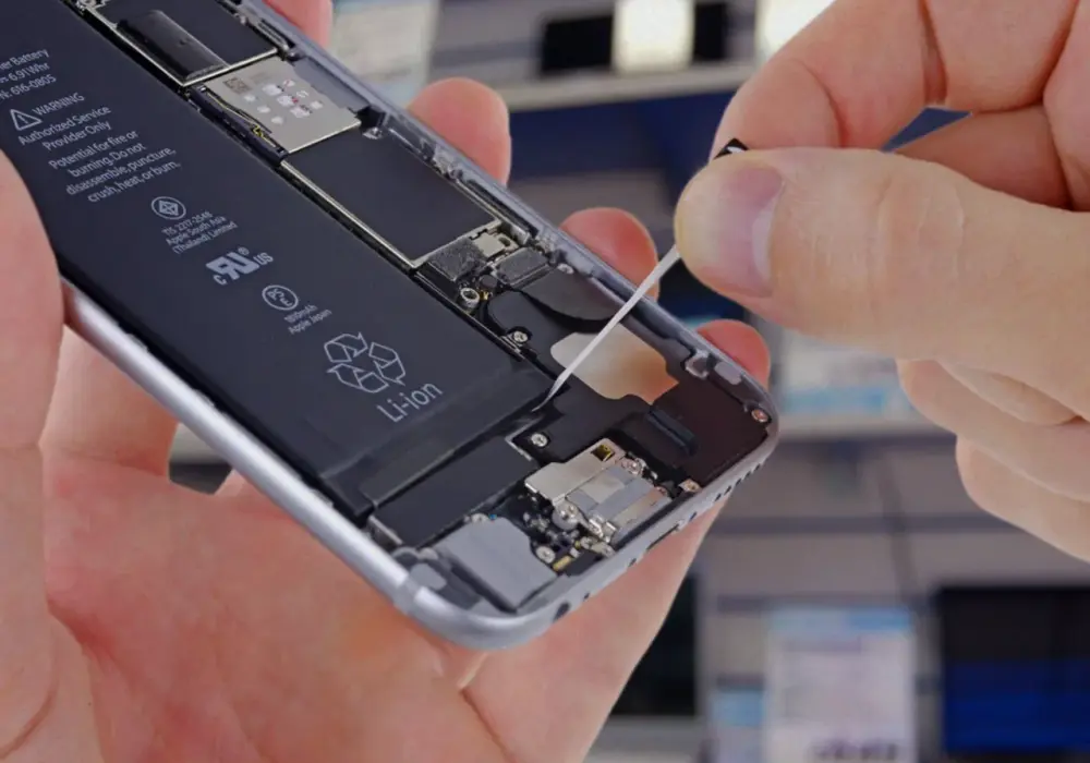 Wymiana baterii w iPhone 8 - uniknij problemów i wysokich kosztów