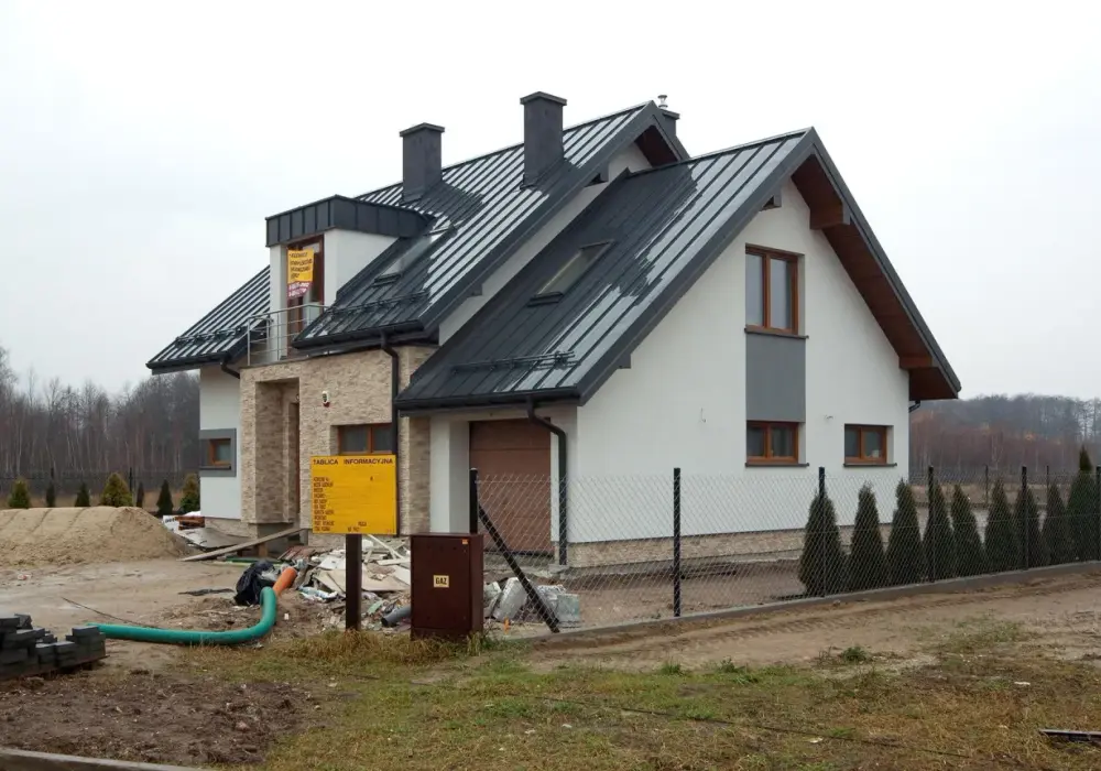 Przyłącze napowietrzne do domu - Czy to dobry wybór dla Ciebie?