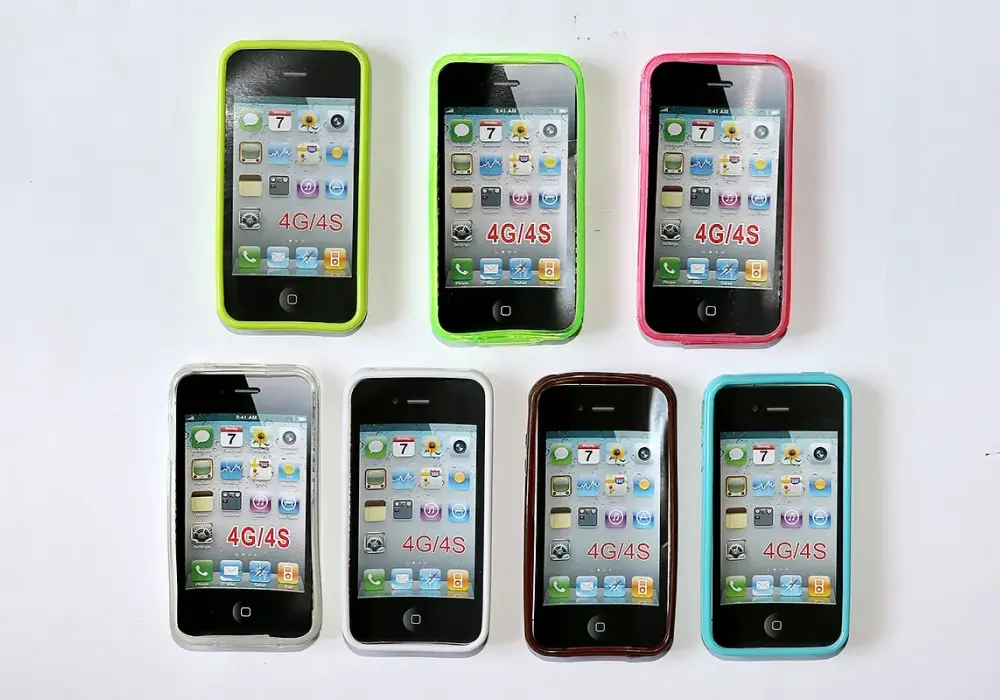 Ile kosztuje obudowa do iPhone 4? Porównaj ceny i znajdź okazje
