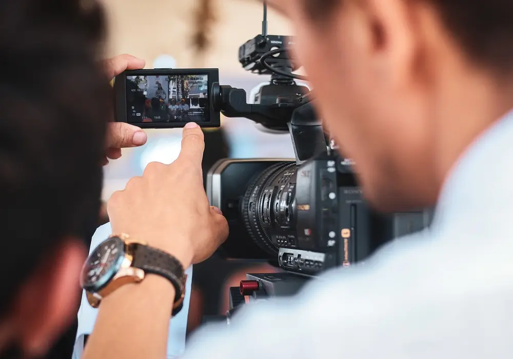 Trendy w kinematografii: Jakie są najnowsze kierunki i style w tworzeniu filmów?