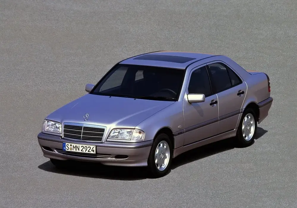 C-Class Mercedes-Benz: historia, modele i kluczowe cechy, które musisz znać