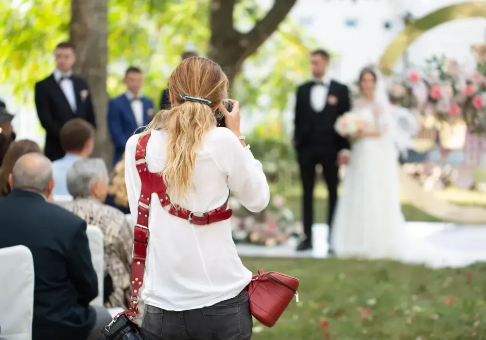 Ile bierze fotograf za wesele? Sprawdź ceny i uniknij rozczarowania