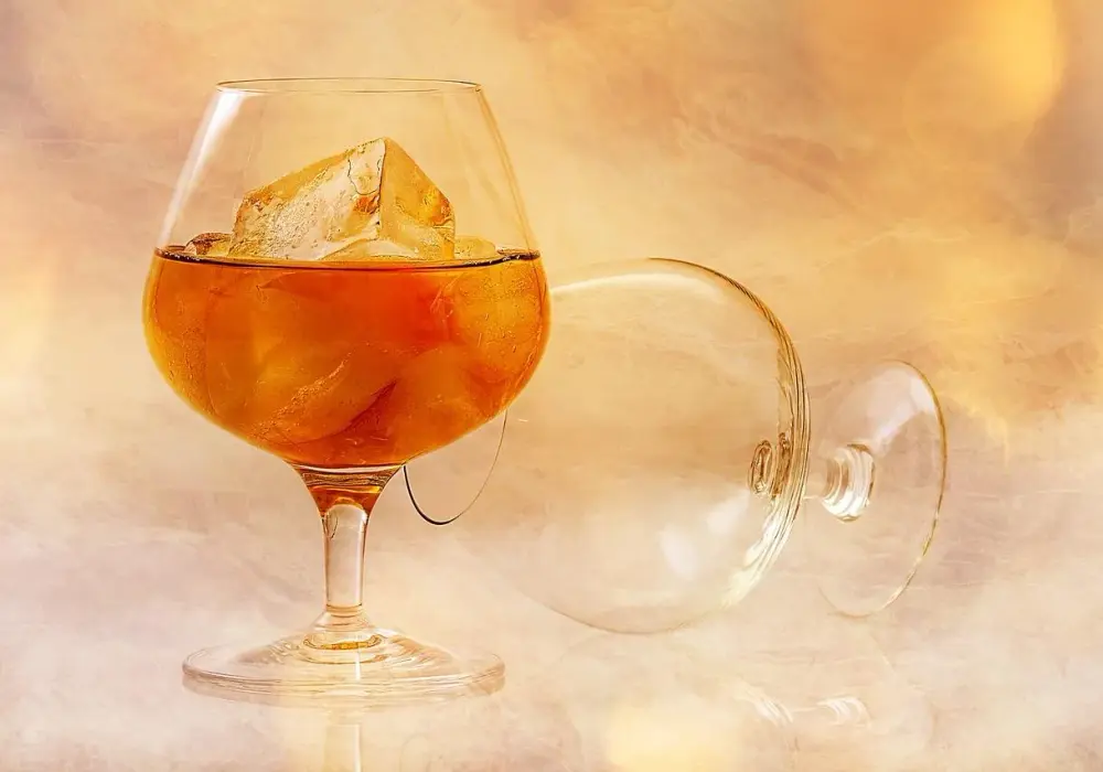 Jak pić brandy Napoleon? Przewodnik po smaku i aromacie
