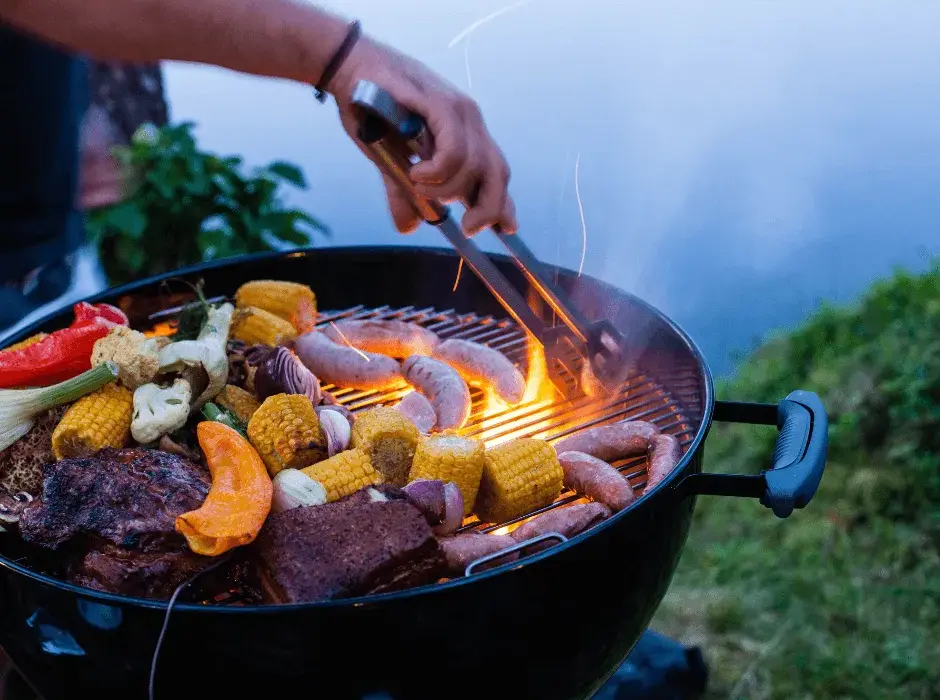 Grill nad jeziorem: najlepsze miejsca, przepisy i porady na udane grillowanie nad wodą