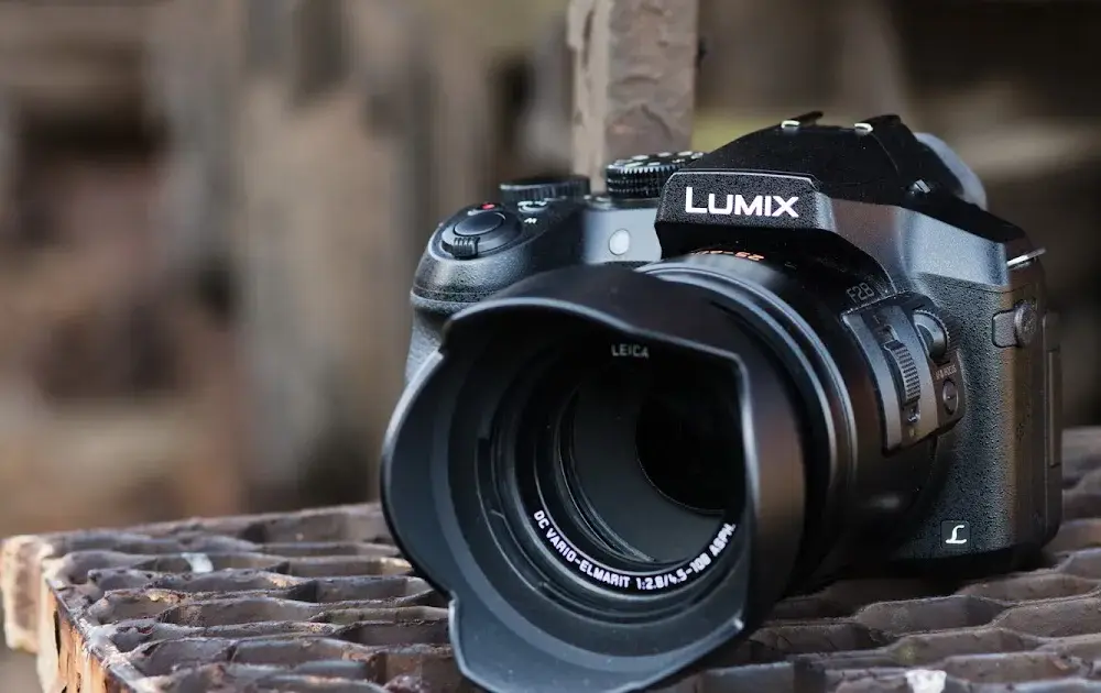 Panasonic FZ7 vs Panasonic FZ300 - analiza różnic między aparatami