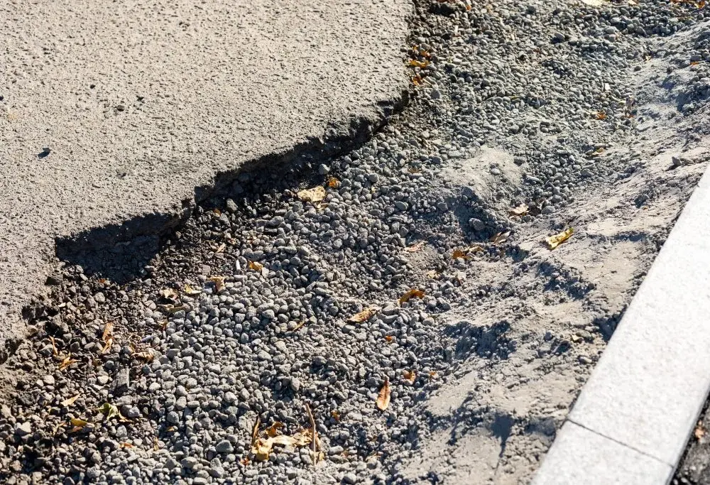 Ile schnie asfalt na gorąco? Kluczowe czynniki wpływające na czas utwardzania