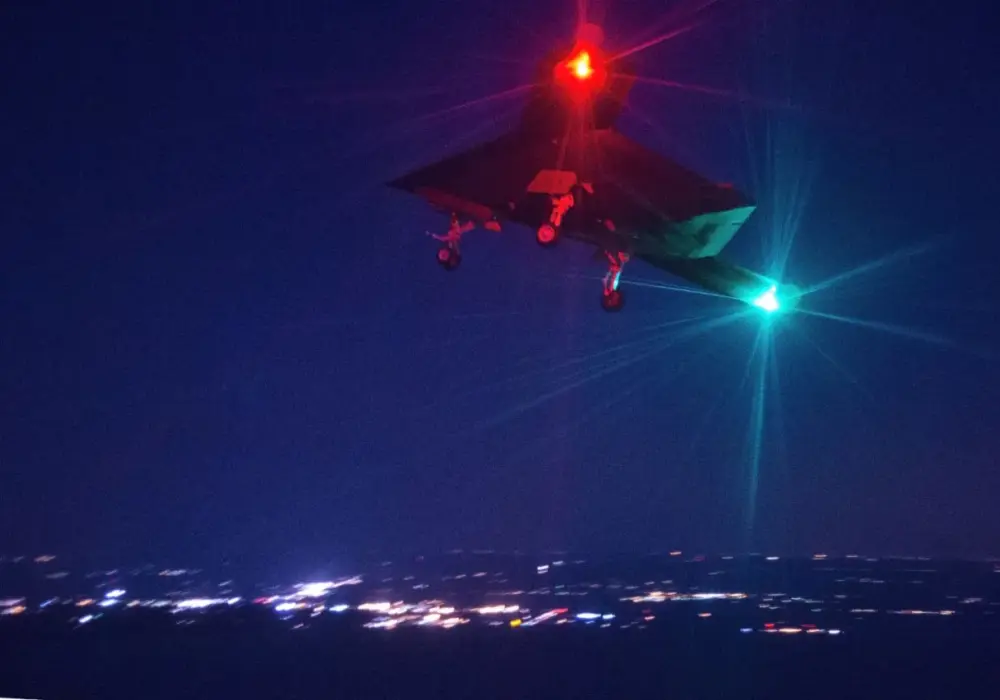 Jak wygląda dron policyjny w nocy - Jak go rozpoznać z ziemi?