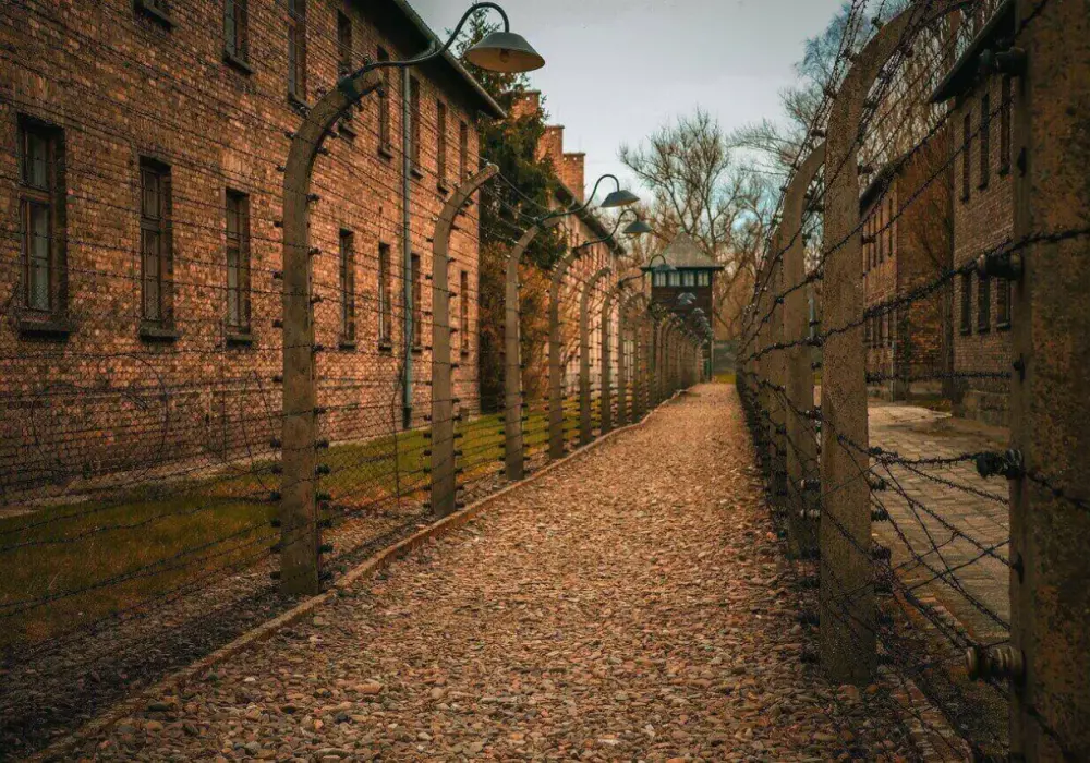 Ile czasu zajmuje zwiedzanie Auschwitz? Sprawdź, co musisz wiedzieć
