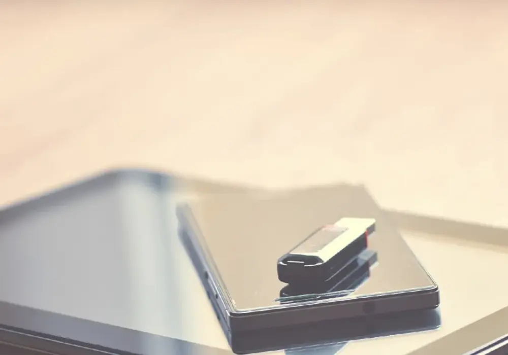 Jak podłączyć pendrive do telefonu? Android i iPhone
