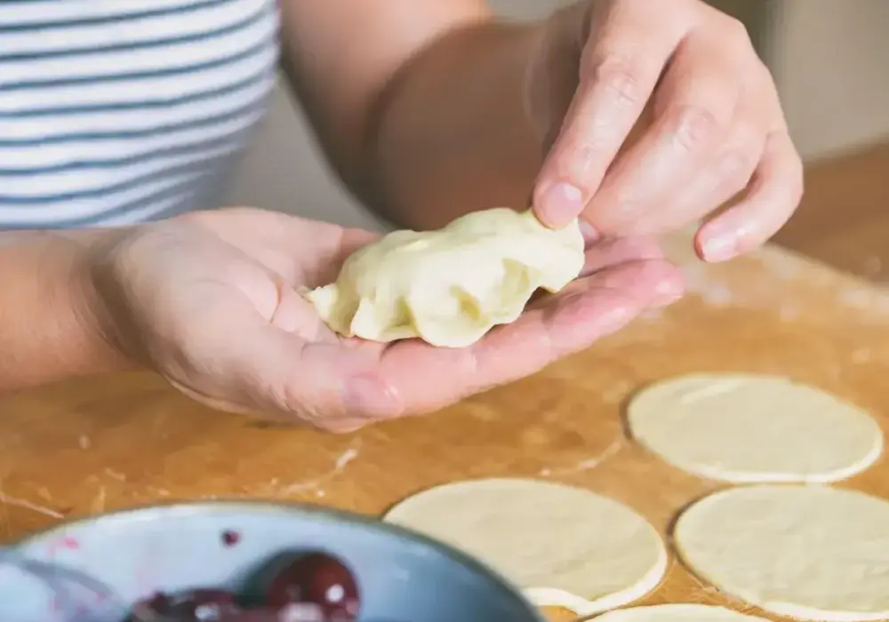 Ciasto na pierogi bez jajka - miękkie i elastyczne