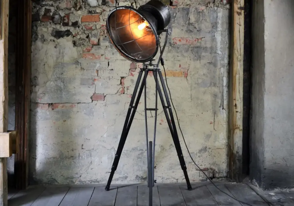  Lampa stojąca czarna loft - Najlepsze lampy loftowe do salonu i sypialni
