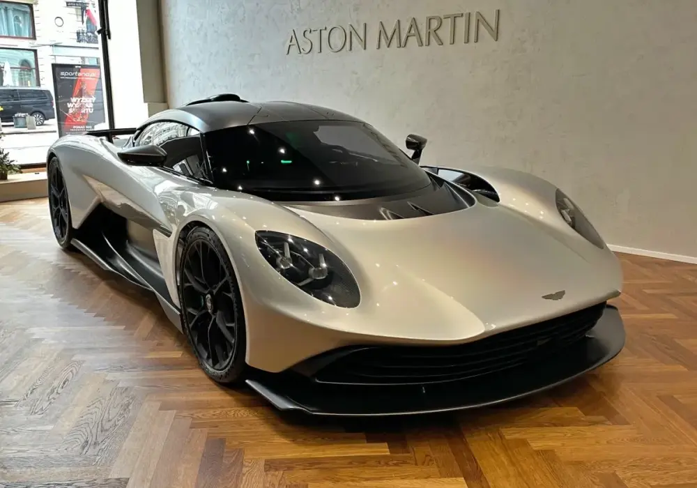 Ile kosztuje Aston Martin w Polsce - Sprawdź ceny i koszty serwisu