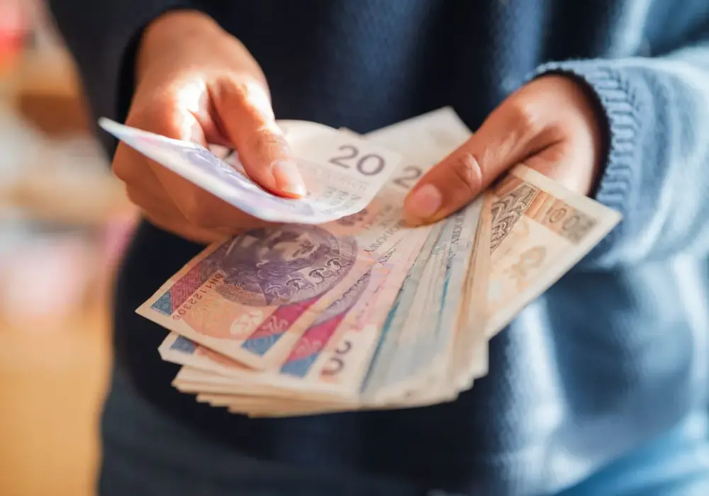 800 plus: Do kiedy wniosek 2025/2026? Nie strać wypłat!