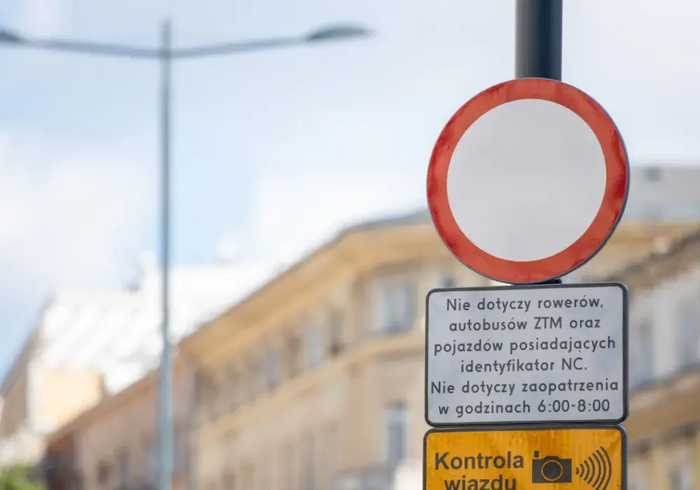 Znak B-1 zakaz ruchu - co oznacza i jak uniknąć mandatu?