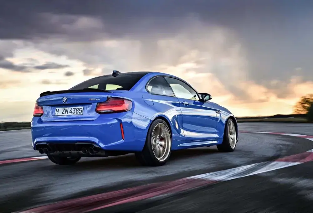 BMW M2 ile do setki – zaskakujące osiągi różnych wersji modelu