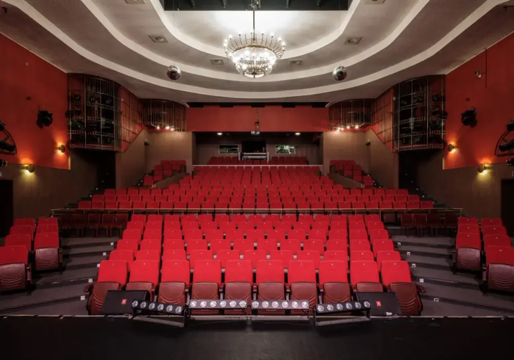 Teatr Rampa: Repertuar, bilety i najlepsze spektakle - sprawdź!