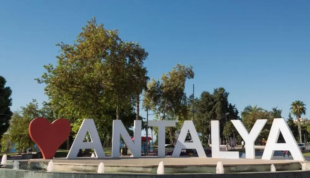 Antalya czy jest bezpiecznie? Odkryj, co musisz wiedzieć przed wyjazdem