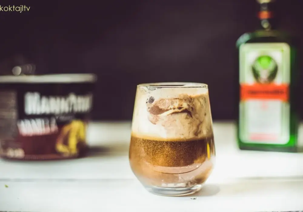 Drinki z Jägera - od Jägerbomby po eleganckie koktajle